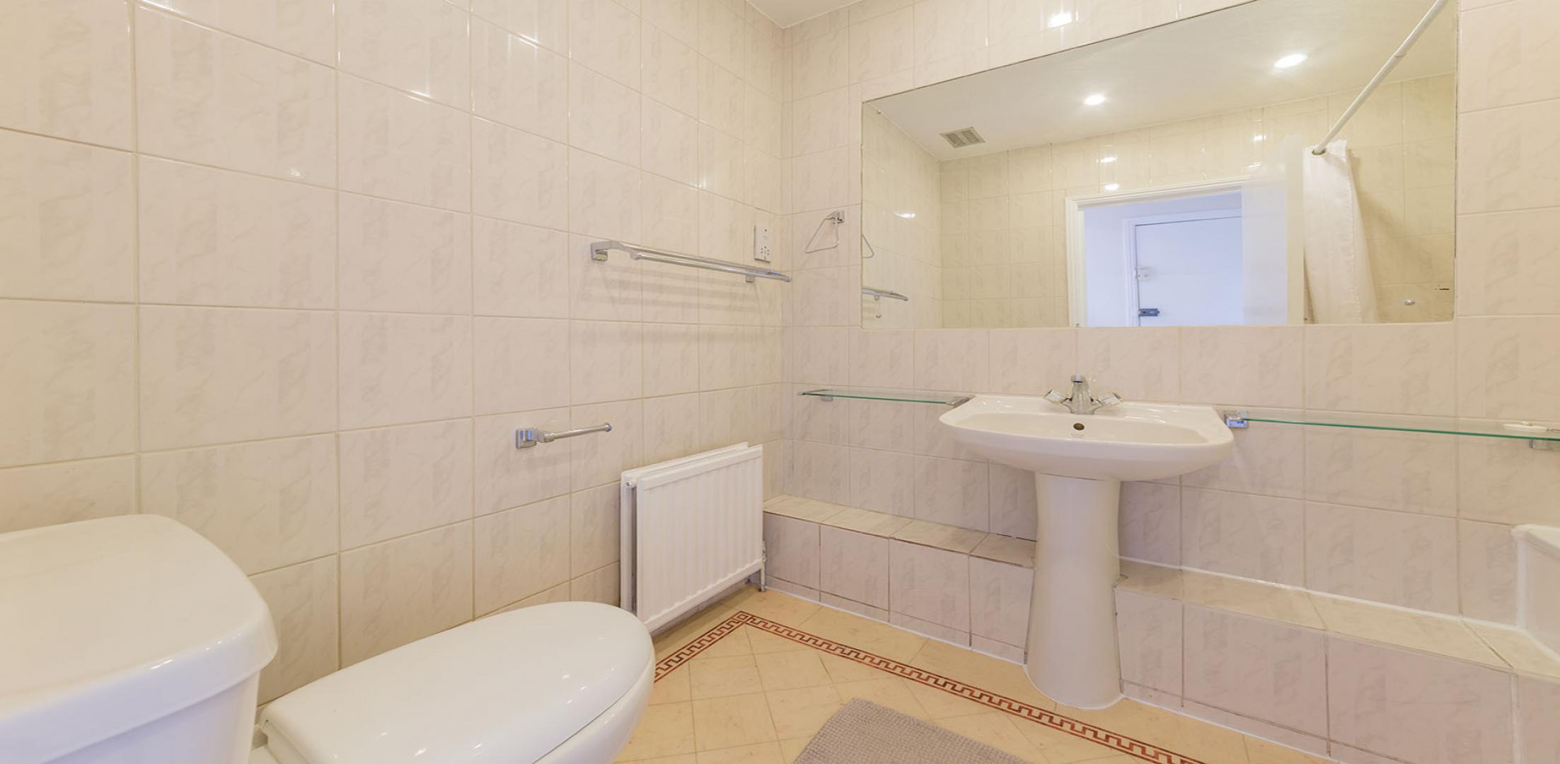 			LET, 2 Bedroom, 1 bath, 1 reception Flat			 Priory Road, WEST HAMPSTEAD